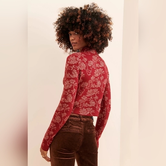 By Anthropologie Ruched Mock Neck Cropped Sweater Red Gold Metallic Size Small - Picture 10 of 10